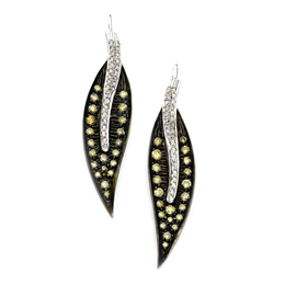 Aakarshan-Women's Spicy Mirchi Earrings-ARER0001